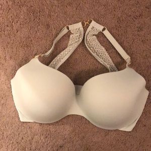 Two 34DDD Victoria’s Secret bras. NWOT Never worn.